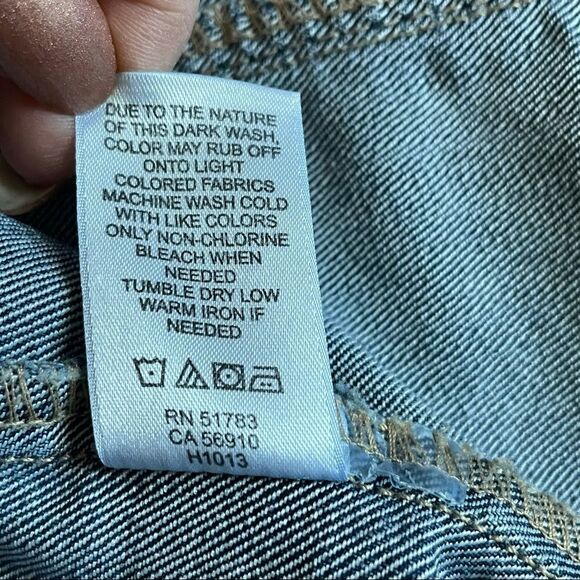 Maurices Distressed Medium Wash Faded Denim Jean Jacket Button Down Size 3 - Picture 11 of 11